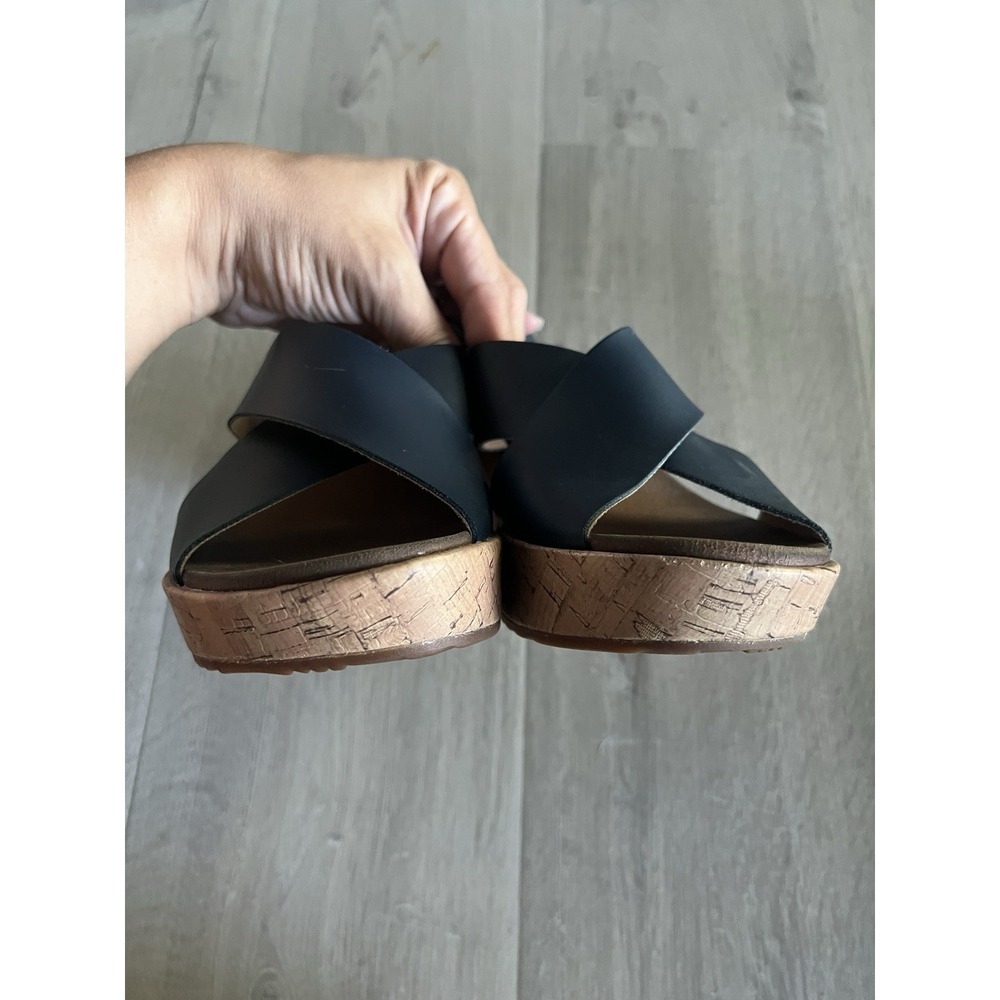 Clarks Soft Cushion Wedge Cork Sandals Womens 8.5 Navy Leather Strappy Heels - Picture 4 of 6